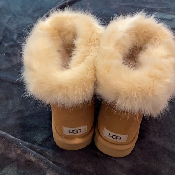 Ugg boots - Picture 3 of 4